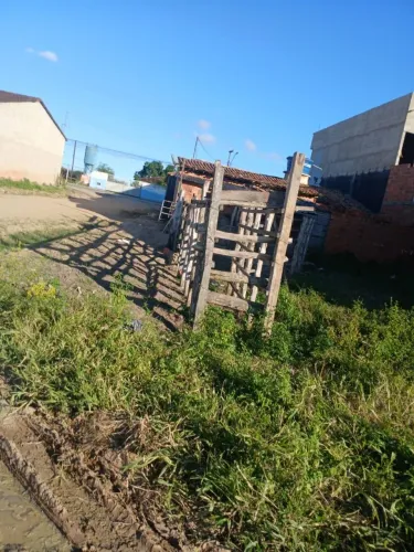 vende se um terreno no povoado Brasília medindo 6 por 18