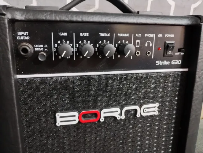 Amplificador Cubo Guitarra Borne Strike G30