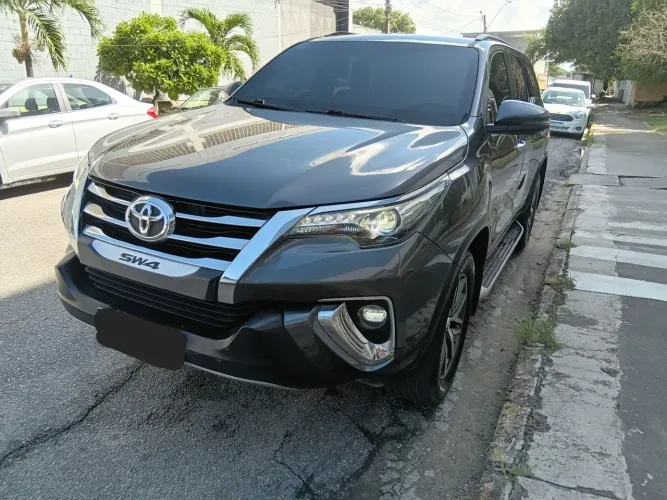 Toyota Hilux SW4 SRX 4X4 2.8 TDI 16V Dies. Aut. 2018