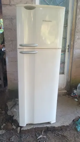 Geladeira 600 entrega grátis 