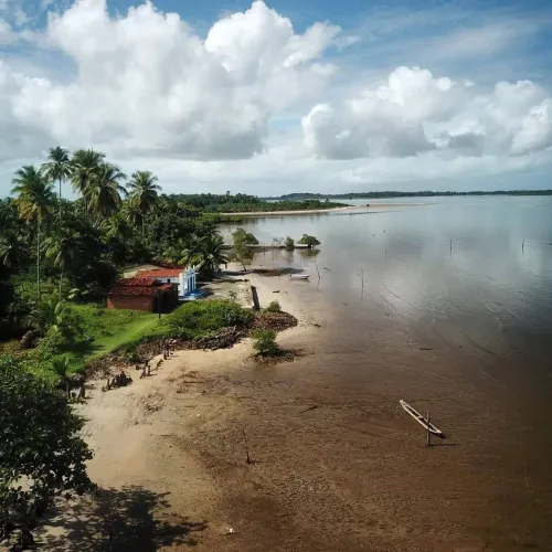 Casa com terreno de 7 mil mts a beira mar em ilha paradisíaca