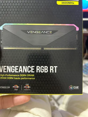 Memória 2x8 36000mhz Corsair vengeance rgb rt
