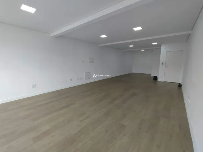 Sala Comercial c/ 70m², para aluguel no bairro Centro na cidade Bom Jesus dos Perdões por
