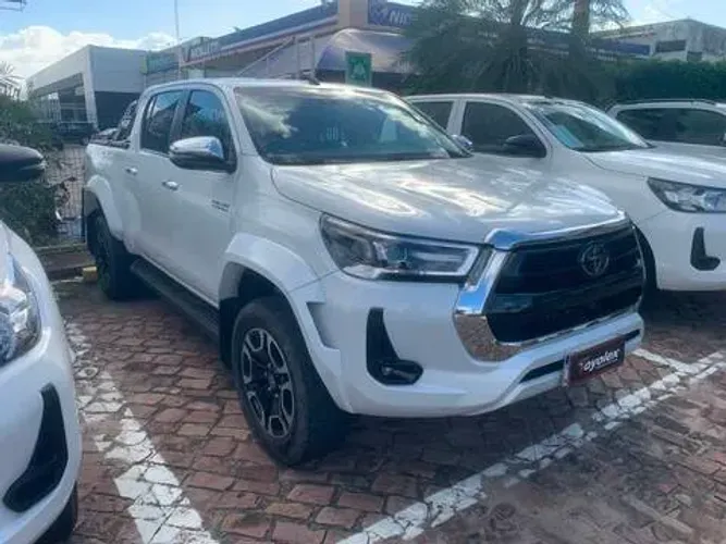Toyota Hilux CD SRX Plus 4X4 2.8 TDI Die. Aut. 2024