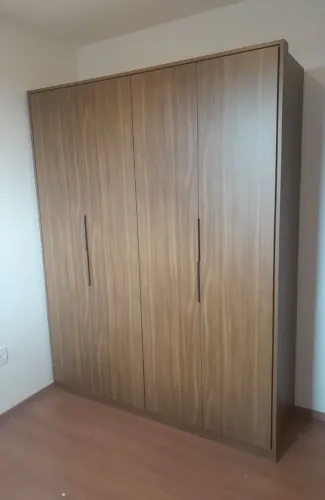 Montador de móveis "Ari"