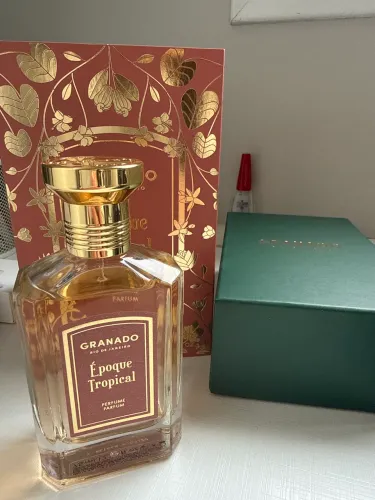 Perfume epoque tropical granado