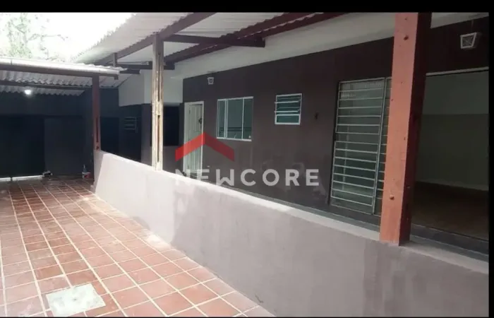 Casa de Vila em Rua Alba Storrari de Azevedo - Val Flor - Embu-Guaçu/SP