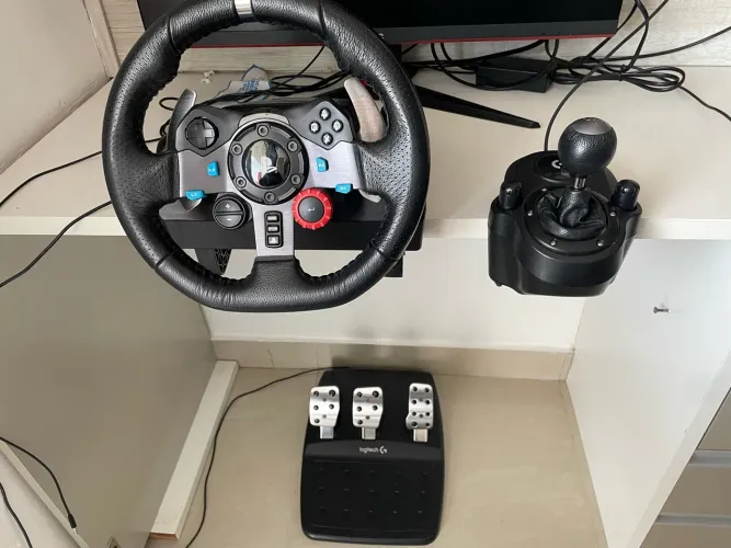 Volante logitech g29 - com pedais + câmbio