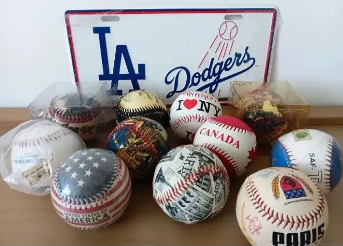 Coleção 11 bolas beiseball + placa metálica Dodgers