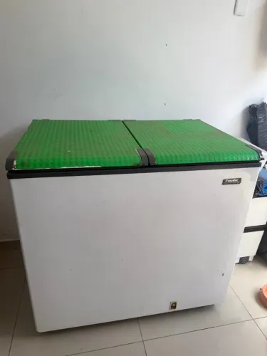 Freezer horizontal 325l esmaltec EFH350
