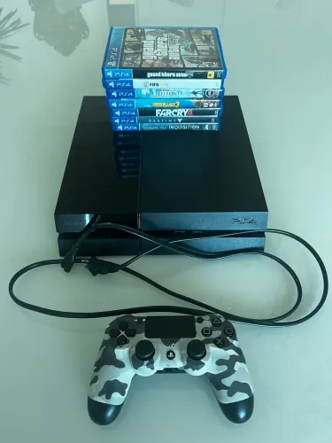 PS4 500GB CUH-1115A + 7 JOGOS