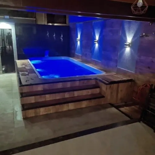 Piscinas de fibra completas e instaladas com deck