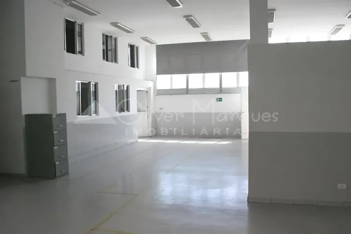 Prédio Comercial para Alugar no Jaguaré, São Paulo