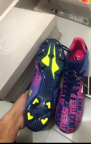 Vendo 2 chuteiras Adidas originais número 45, 400 reais cada