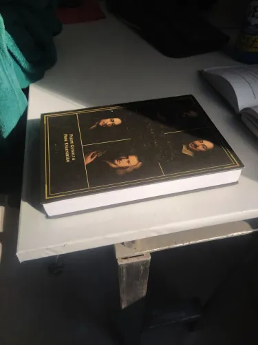 Livro de Cálculo do Universo Narrado, primeira edição.