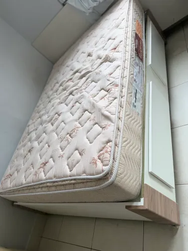 Cama de madeira com 4 gavetos mais colchão padrão casal 