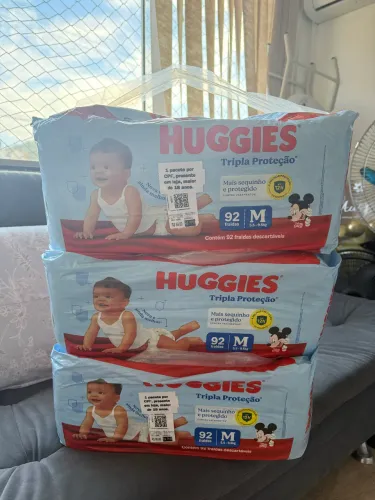 3 pacotes Fraldas Huggies M