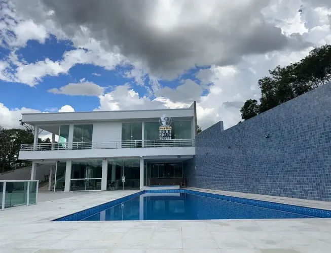 Sobrado para venda possui 1100 metros quadrados com 9 quartos em Santa Isabel - Santa Isab
