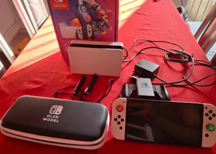 Nintendo Switch Oled desbloqueado sd512+case