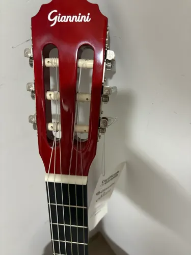 Vendo violão semi novo sem marcas de uso 
