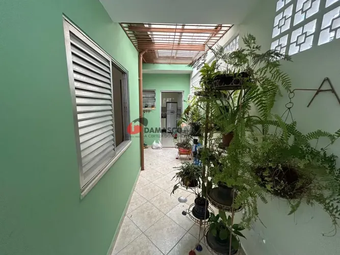 Casa padrão com 108 m² de área útil à Venda, com fácil acesso à via Anchieta, na Vila Verm
