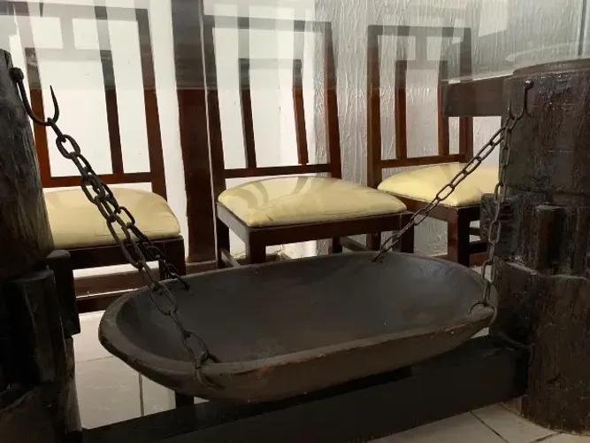 Mesa de jantar madeira maciça 12 lugares