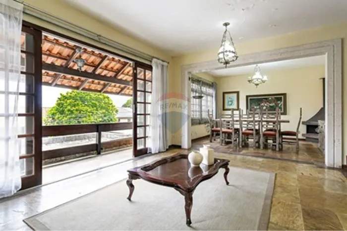 Casa à venda com 5 dormitórios, 420 m² de área útil, 428 m² de terreno, por R$ 1.100.000,0