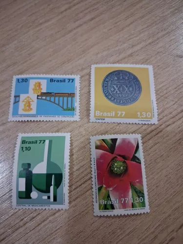 Lote 4 selos postais