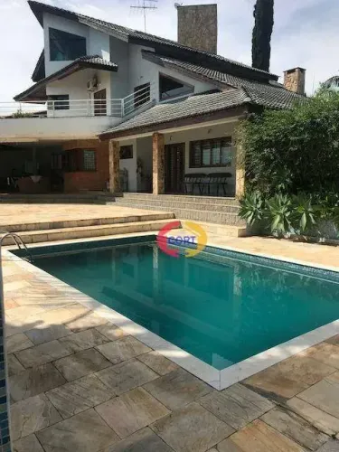Linda Casa à Venda no Condomínio Arujazinho III - Arujá!!!