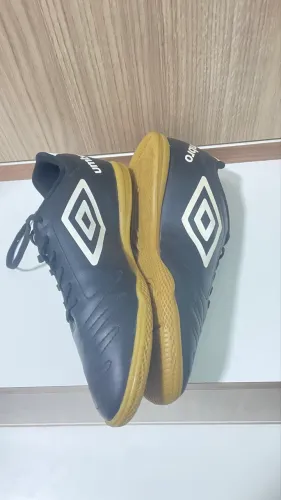 Tênis de futsal