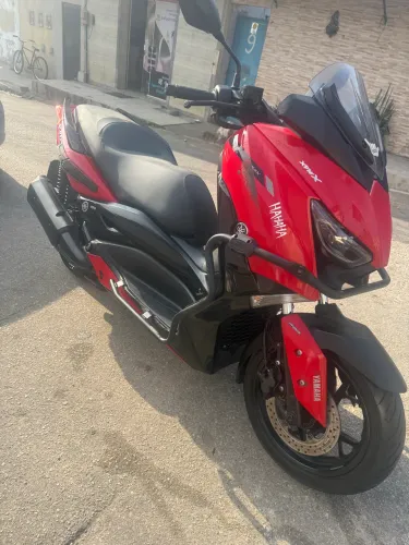 YAMAHA XMAX 250 ABS  2024 ** particular**