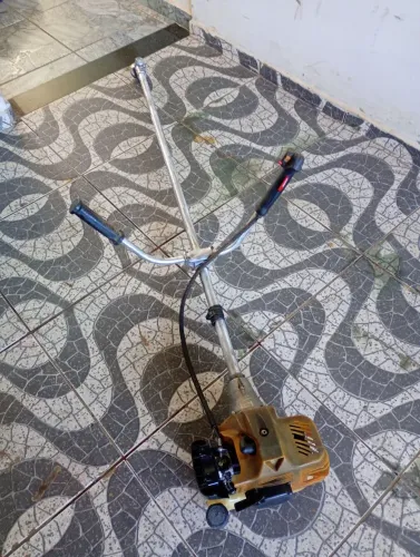 Máquina de tocar grama 
