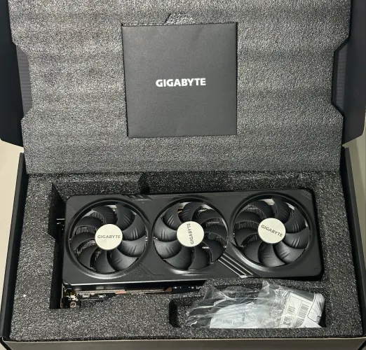 RTX 4070 SUPER 12GB - GIGABYTE TRIPLE FAN