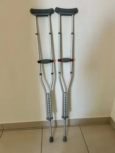 VENDE-SE MOLETAS ( 7 DIAS DE USO) nova *)