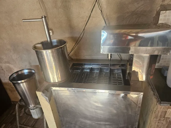 Maquina e liquidificador de fazer sorvete e picolé