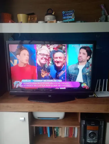 Vendo uma tv não smart 42polegadas parou o som