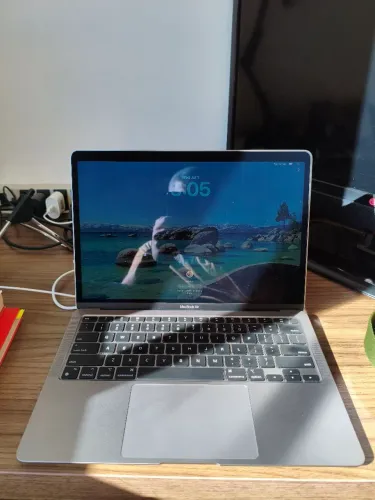 MacBook Air M1 8GB RAM 256GB SSD