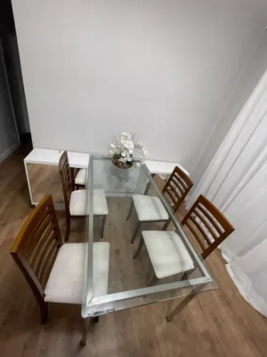 Mesa 4 cadeiras com buffet