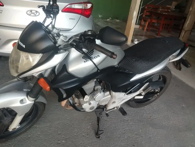 Vendo cb 300, cabeçote novo!