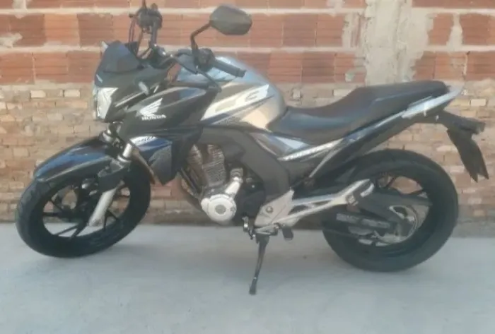 CB 250F Twister