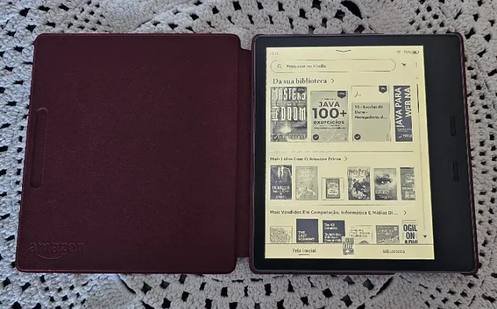 Kindle Oasis com capa de couro