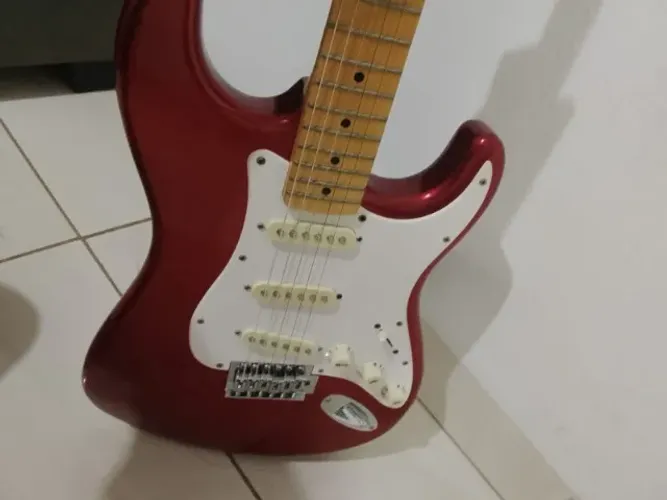 Guitarra Elétrica SX e Cubo da BORNE