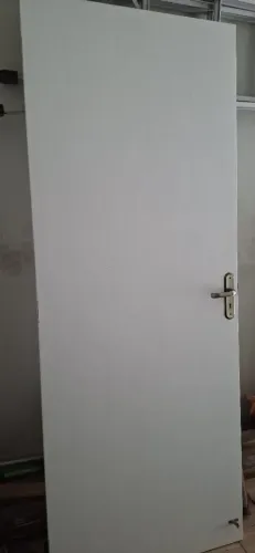 Porta interna, laminada com itaúba.