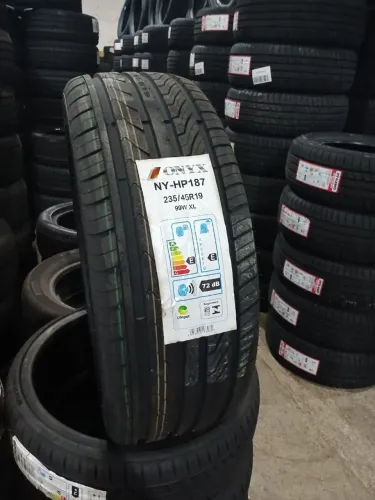 Promoção 235/45R19 99W XL Onyx Novo( ACEITO CREDISHOP)