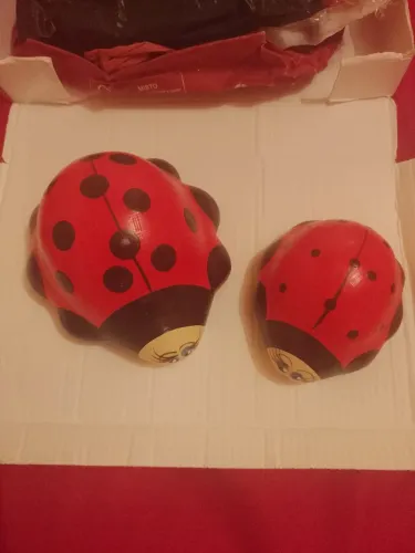 2 Enfeites de Joaninha de Cerâmica