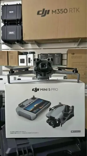Drone DJI Mini 5 Pro Fly More Combo com Tela