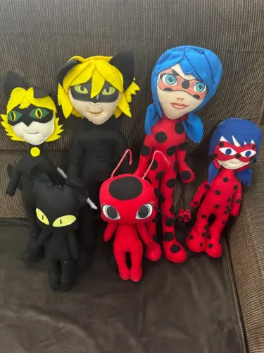 Bonecos Miraculous Ladybug E Cat Noir Em Feltro 
