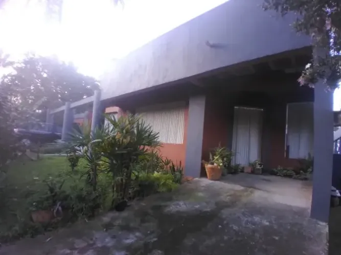 Casa Alto Padrão para Finalização | 2 Terrenos | Condomínio Cantegril