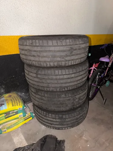 Vende-se Pneu Zelda Aro 20 Novo 255/45/R20 com 5 anos de garantia