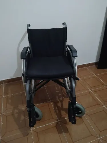 Cadeira de Roda Nova pouco uso (Mobil Saúde)